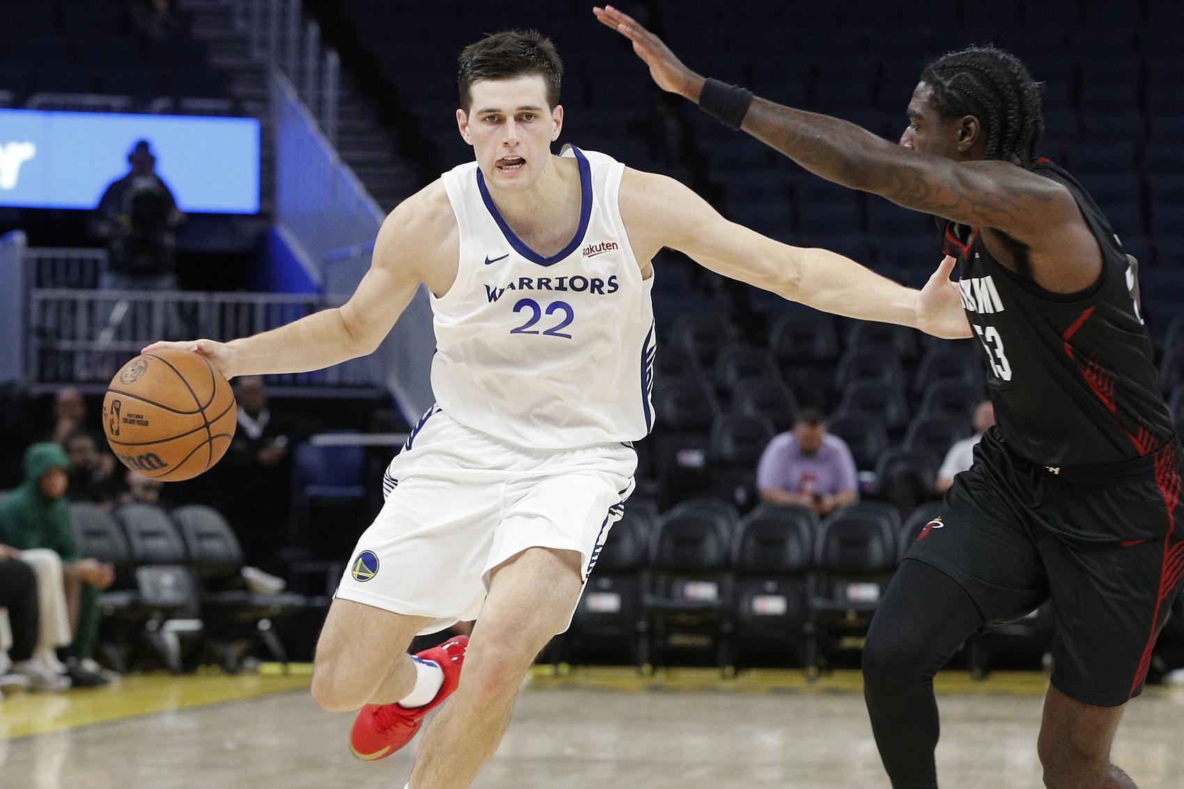 今天还不错！52号秀图希半场6中2&amp;amp;罚球6中5拿到9分3板 正负值+15